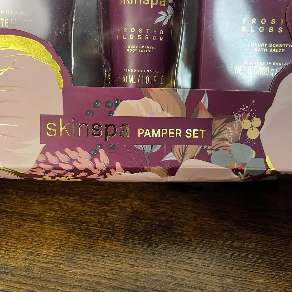 Asquith &Somerset Skinspa Pamper Set Frosted Blossom Shower Gel Lotion Bath Salt